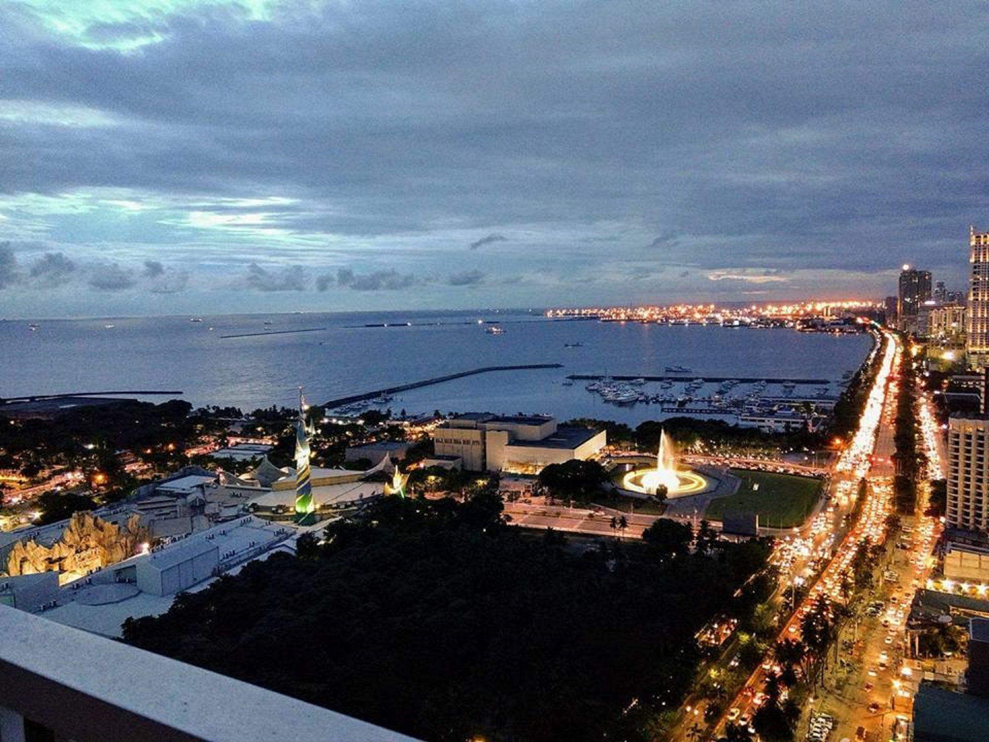 Seabreeze Residences At Breeze Residences Pasay Exterior photo